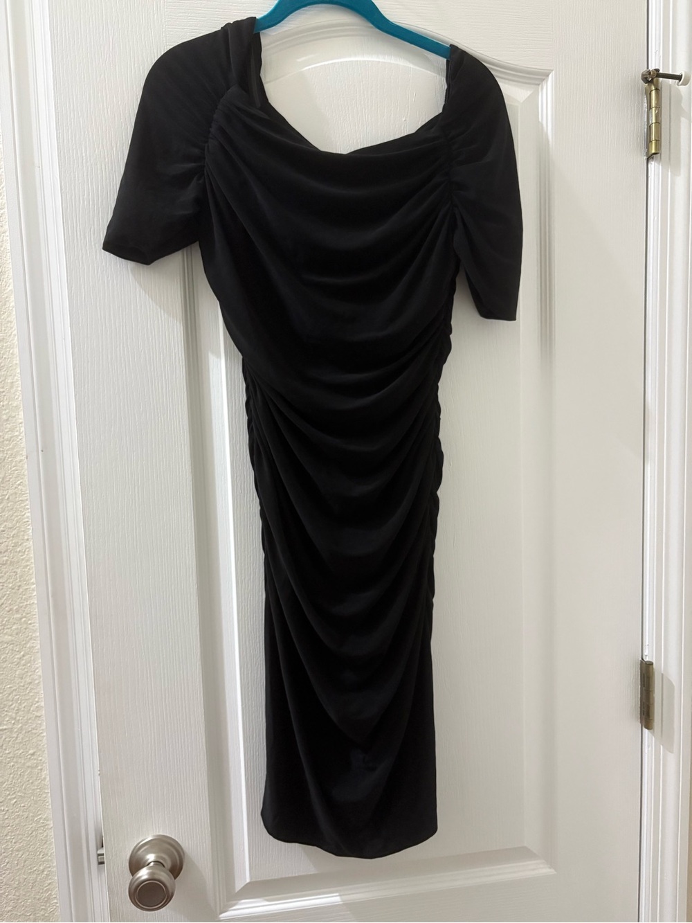 Colleen Lopez Black Ruched Midi Dress